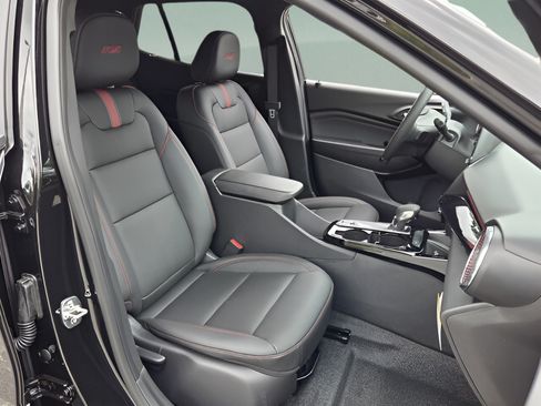 New 2026 Chevrolet Trax RS w/ Sunroof Package FWD image 15