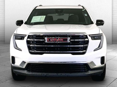 Used 2025 GMC Acadia Elevation FWD image 2