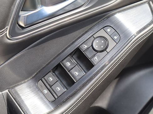 Used 2021 Nissan Rogue SV w/ Premium Package FWD image 21