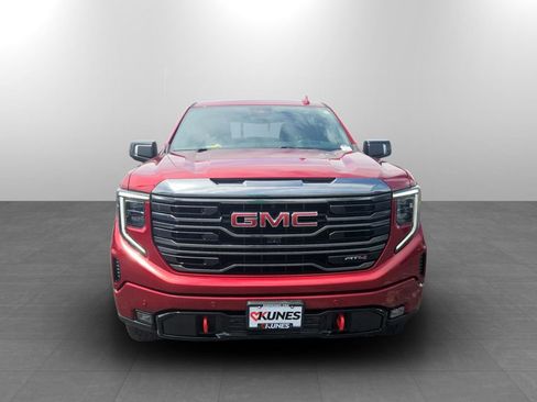 Used 2023 GMC Sierra 1500 AT4 w/ Technology Package AWD/4WD image 4