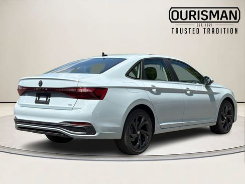 New 2026 Volkswagen Jetta SE FWD image 3