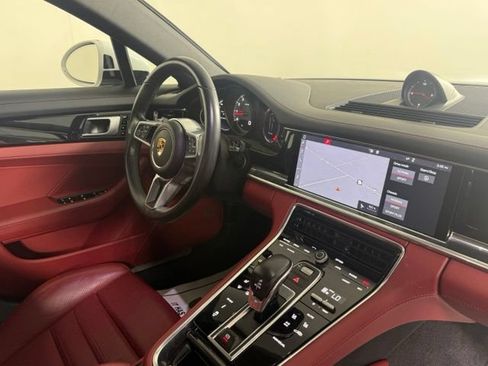 Used 2020 Porsche Panamera 4 AWD/4WD image 31