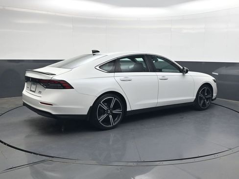 Used 2024 Honda Accord Sport image 4