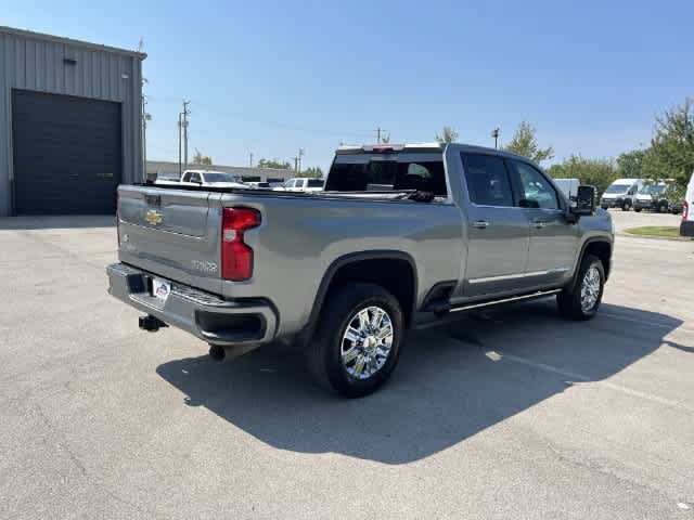Used 2024 Chevrolet Silverado 2500 High Country w/ High Country Premium Package AWD/4WD image 8