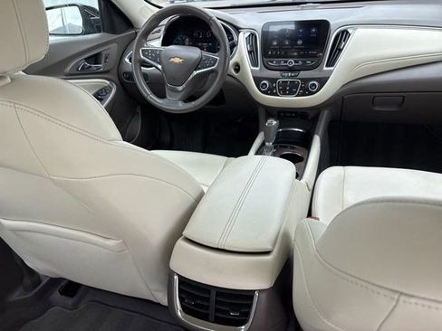 Used 2020 Chevrolet Malibu LT w/ Leather Package FWD image 37