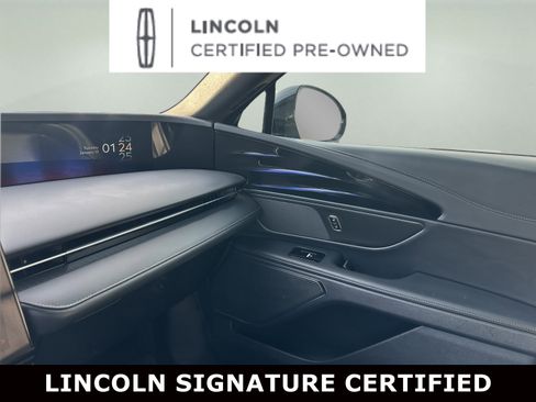 Certified 2024 Lincoln Nautilus Premier w/ Jet Appearance Package AWD/4WD image 17