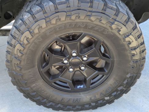 Used 2022 Jeep Gladiator Willys image 30