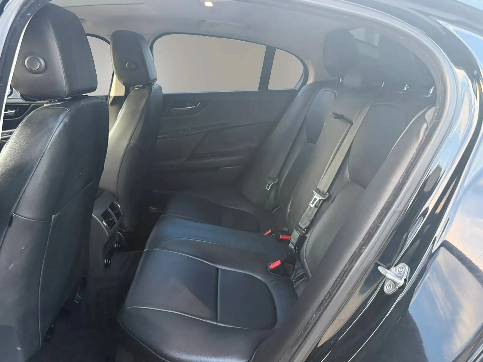 Used 2017 Jaguar XE RWD image 16