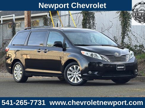 Used 2017 Toyota Sienna image 1
