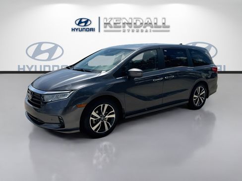 Used 2023 Honda Odyssey Touring image 3