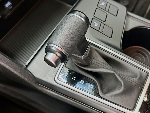 Used 2025 Kia Sportage LX image 25