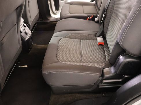 Used 2018 Ford Explorer XLT image 11