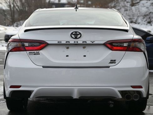 Used 2024 Toyota Camry SE w/ Convenience Package image 4