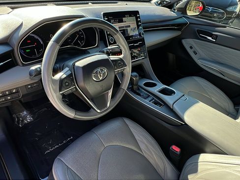 Used 2019 Toyota Avalon XLE image 25