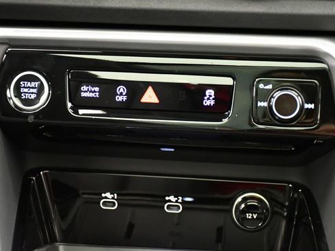 Used 2025 Audi Q5 Premium w/ Convenience Package image 27