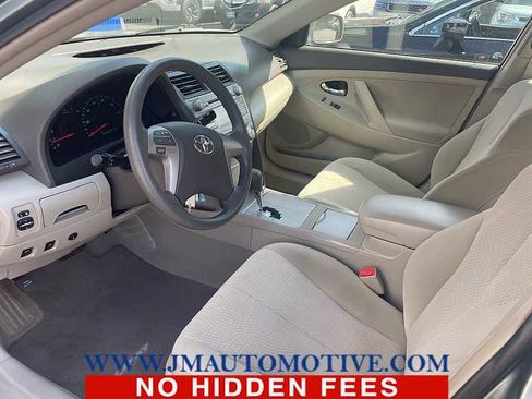 Used 2011 Toyota Camry LE w/ LE Extra-Value Pkg FWD image 2