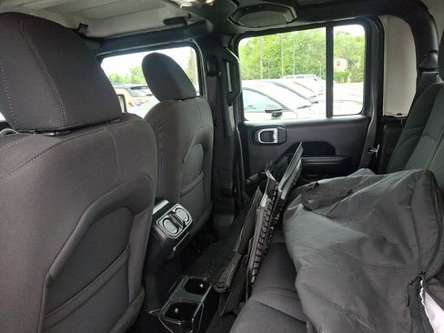 Used 2023 Jeep Gladiator Sport w/ Trailer Tow Package AWD/4WD image 20