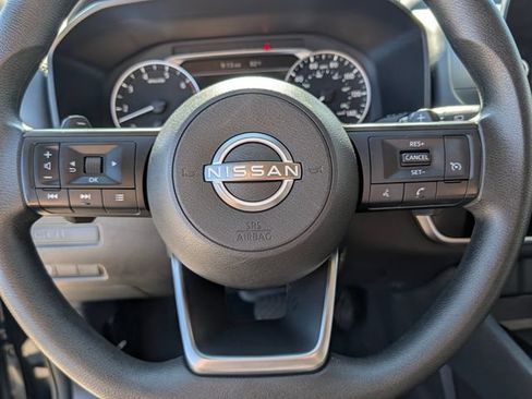 Used 2024 Nissan Rogue S FWD image 19