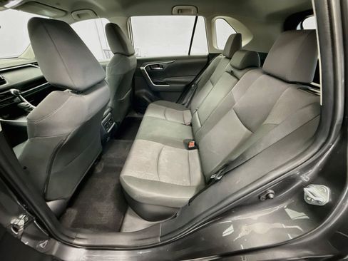 Used 2025 Toyota RAV4 XLE AWD/4WD image 28