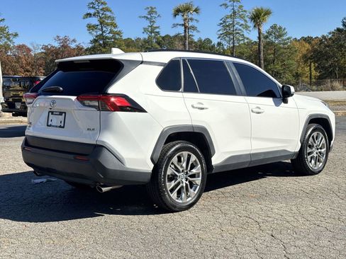 Used 2020 Toyota RAV4 XLE Premium image 10