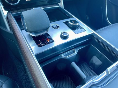 Used 2023 Land Rover Range Rover SE image 20