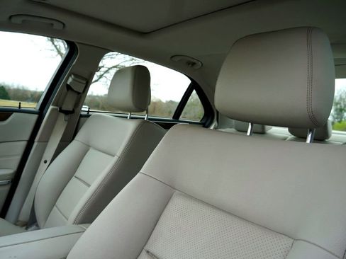 Used 2016 Mercedes-Benz E 350 Sedan image 11