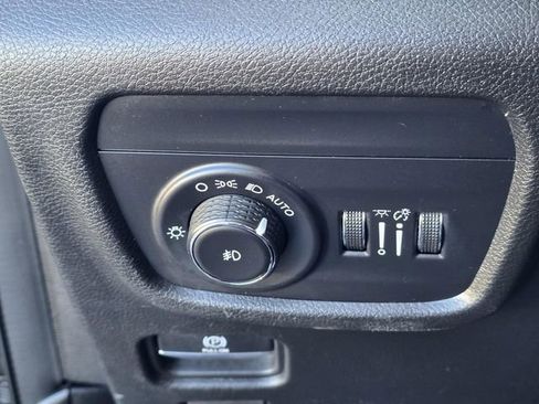 Used 2023 Jeep Grand Cherokee L Limited image 13