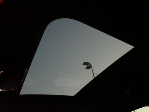 Used 2023 BMW M340i xDrive image 32