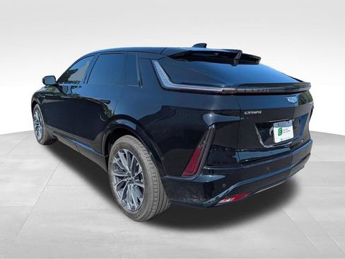 Used 2025 Cadillac Lyriq Sport w/ LPO, Floor Liner Package AWD/4WD image 5