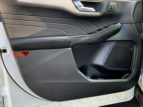 Used 2022 Ford Escape SEL w/ Technology Package image 22