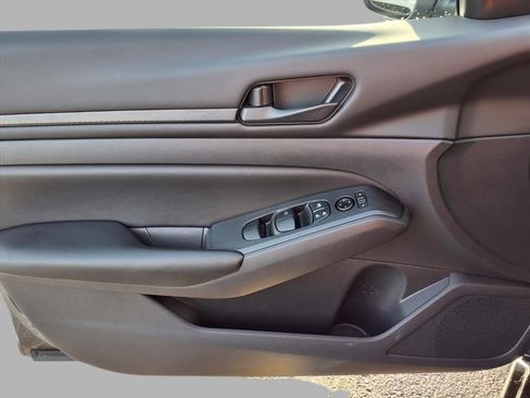 Used 2025 Nissan Altima 2.5 S image 16