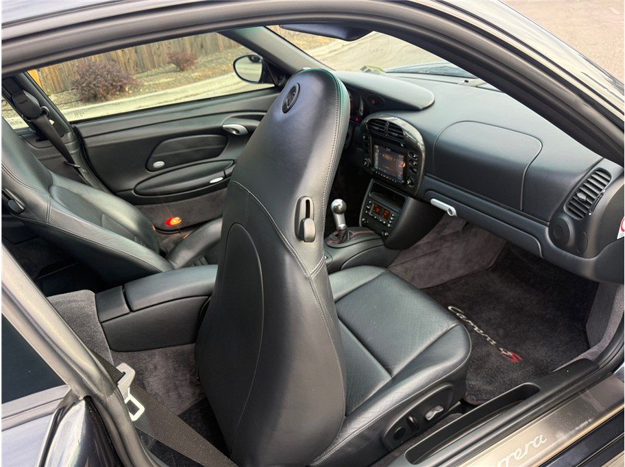 Used 2004 Porsche 911 Carrera 4S AWD/4WD image 38