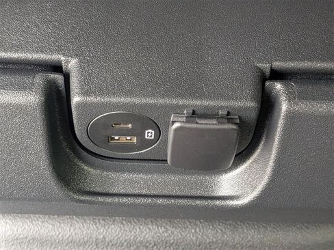 Used 2021 Ford F150 XLT image 15