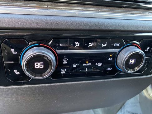 Used 2024 Chevrolet Silverado 1500 RST AWD/4WD image 15