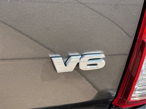 Certified 2018 Toyota Tacoma TRD Sport w/ Technology Package image 33