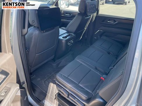 Used 2025 GMC Yukon XL Denali w/ Advanced Technology Package AWD/4WD image 42