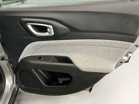 Used 2022 Jeep Compass Latitude image 30