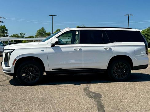 Used 2025 Cadillac Escalade Sport w/ LPO, ONYX Package AWD/4WD image 6