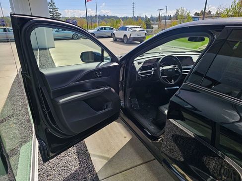 New 2026 Cadillac Lyriq Sport AWD/4WD image 18