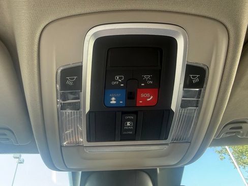 Used 2022 RAM 1500 Laramie AWD/4WD image 29