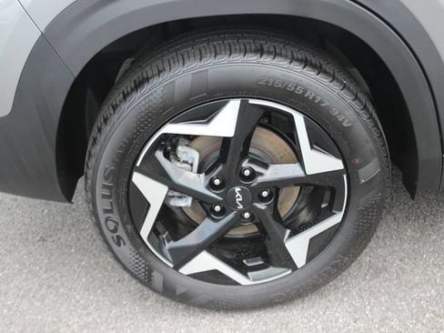 Used 2025 Kia Seltos S AWD/4WD image 36