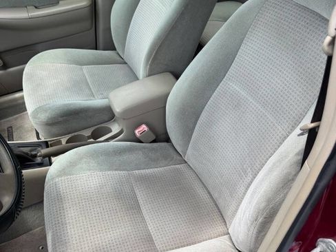 Used 2005 Toyota Corolla CE FWD image 14