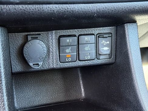 Used 2017 Toyota Corolla XLE w/ Carpet Mat Package (TMS) image 28