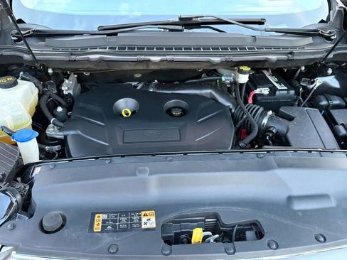 Used 2018 Ford Edge Titanium image 15
