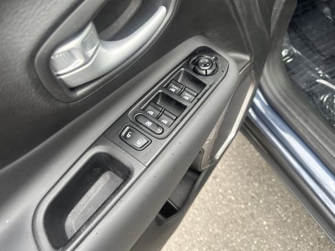 Certified 2023 Jeep Renegade Latitude image 15