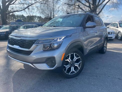 Used 2022 Kia Seltos EX image 1
