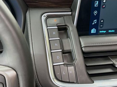 Used 2023 Chevrolet Tahoe Z71 w/ Z71 Off-Road Package image 19