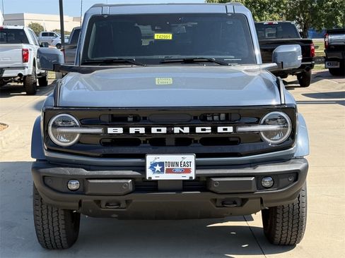 New 2025 Ford Bronco Outer Banks image 32