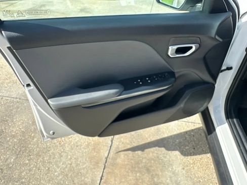 Used 2025 Kia K4 FWD image 25