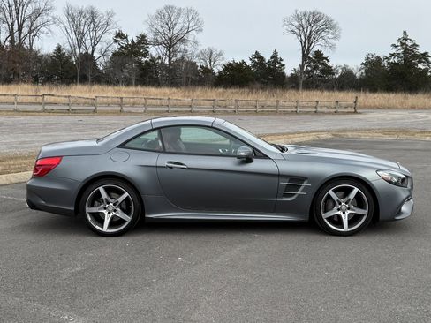 Used 2019 Mercedes-Benz SL 550 image 11